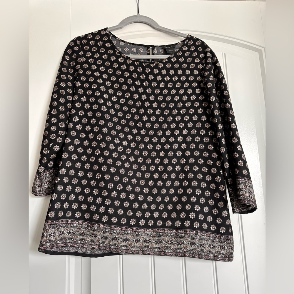 Ann Taylor Black and White Patterned Blouse